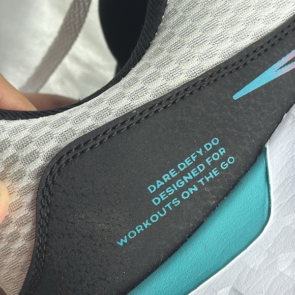 (C) Nike Renew Retaliation VW2
Men's Running Shoes CK5074
Men's Size 12 - Picture 12 of 16